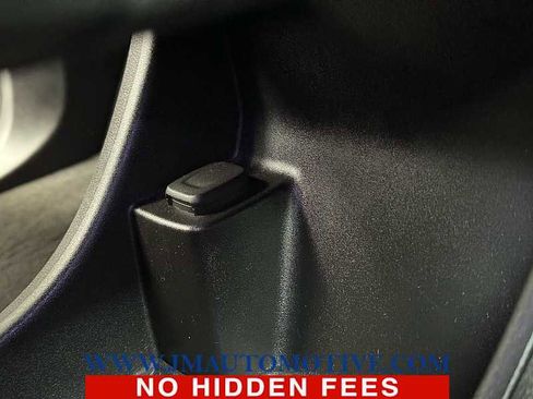 Used 2021 Buick Enclave Essence image 39