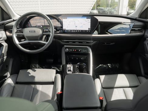 Certified 2025 Audi Q5 Premium w/ Premium Plus AWD/4WD image 8