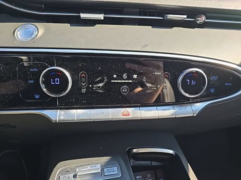 Used 2025 Genesis GV70 2.5T AWD/4WD image 24