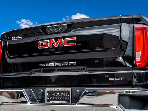 Used 2025 GMC Sierra 1500 SLT AWD/4WD image 42