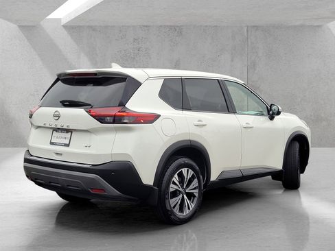 Used 2022 Nissan Rogue SV FWD image 4