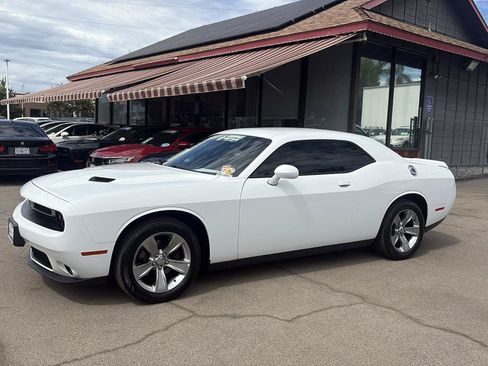 Used 2019 Dodge Challenger SXT RWD image 3