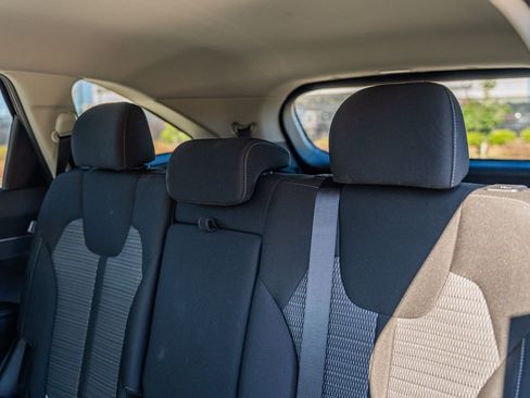 Used 2025 Kia Sorento LX image 19