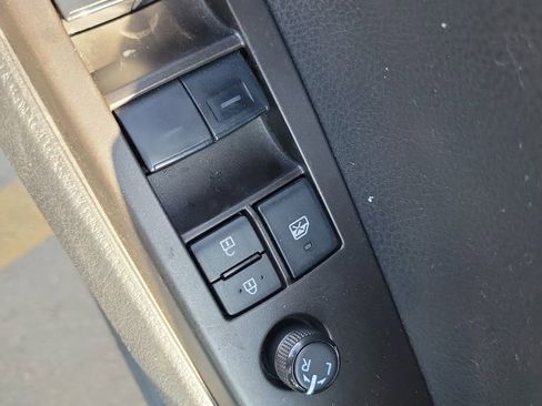 Used 2023 Toyota Camry SE image 21