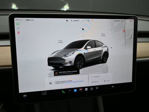 Used 2025 Tesla Model Y Long Range AWD/4WD image 8