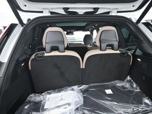 New 2026 Volvo XC90 B6 Ultra w/ Protection Package AWD/4WD image 32