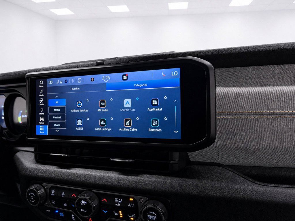 Used 2024 Jeep Wrangler Unlimited AWD/4WD image 27