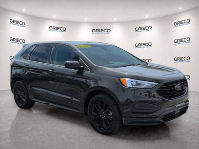 Used 2022 Ford Edge SE w/ Black Appearance Package