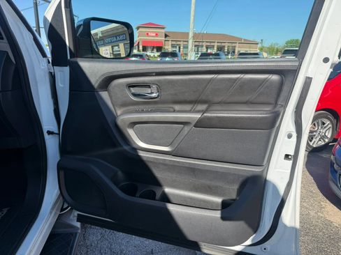 Used 2015 Nissan Armada SL AWD/4WD image 23