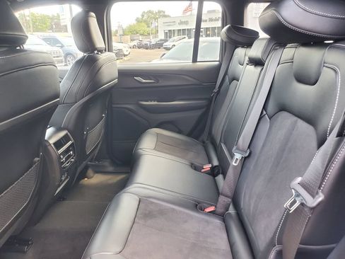 Used 2024 Jeep Grand Cherokee Altitude AWD/4WD image 25