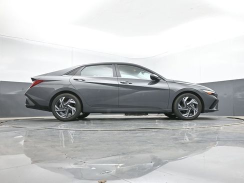 New 2026 Hyundai Elantra Limited image 14