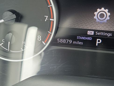Certified 2021 Nissan Rogue SV w/ Premium Package FWD image 26