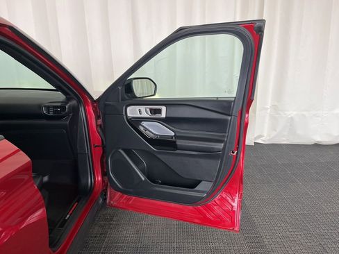 Used 2021 Ford Explorer ST w/ ST Street Pack image 19