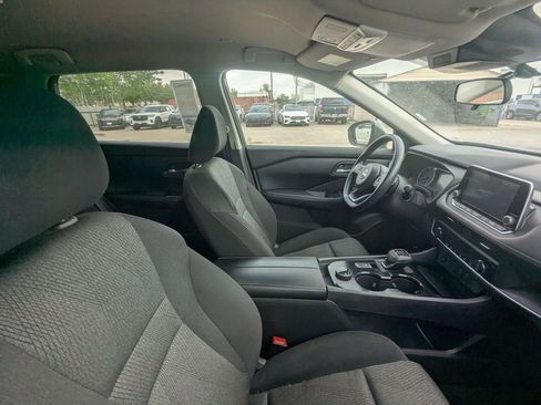 Used 2024 Nissan Rogue SV AWD/4WD image 16