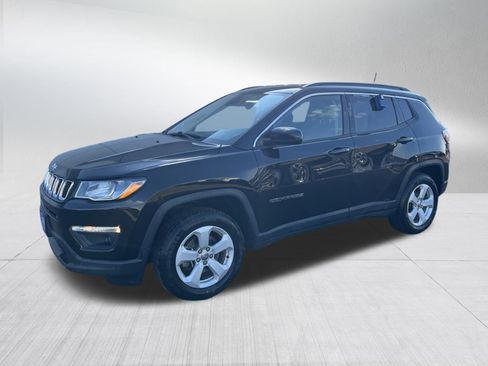 Used 2019 Jeep Compass Latitude image 3