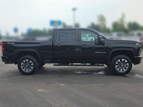 Used 2022 Chevrolet Silverado 2500 Custom w/ Custom Convenience Package AWD/4WD image 10