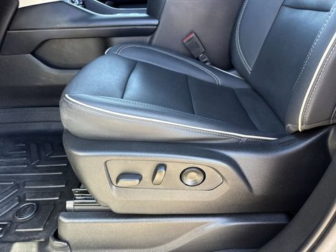 Used 2022 GMC Yukon SLT w/ SLT Premium Package image 47