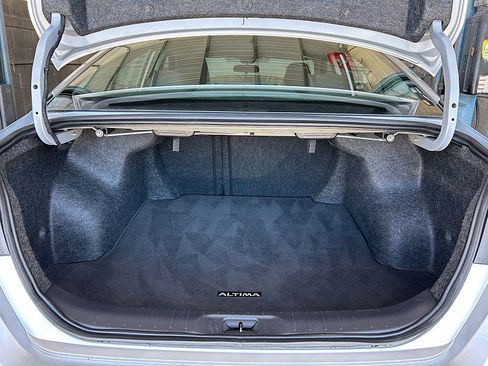 Used 2024 Nissan Altima 2.5 SV image 25