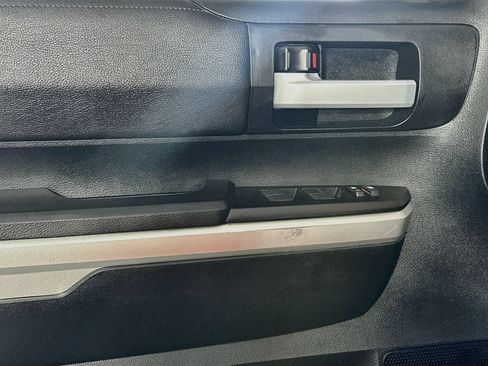 Used 2017 Toyota Tundra SR5 AWD/4WD image 15