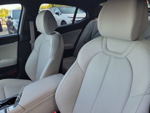 Used 2024 Genesis G70 2.5T AWD/4WD image 17