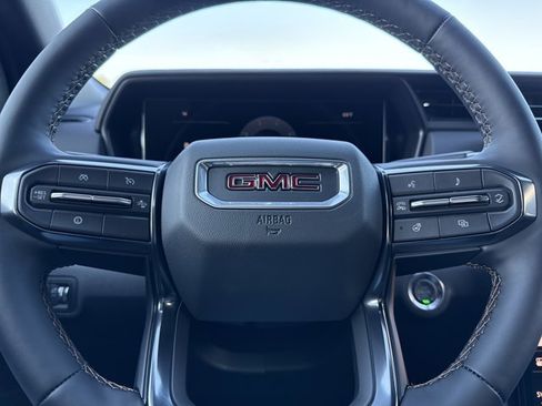 New 2026 GMC Terrain AT4 w/ LPO, Black Badging Package image 20