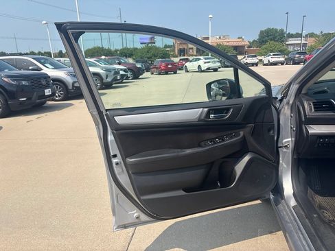 Used 2015 Subaru Legacy 2.5i Premium AWD/4WD image 9