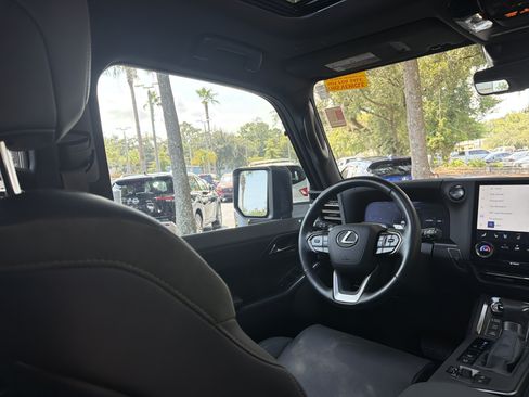 Used 2026 Lexus GX 550 AWD/4WD image 37
