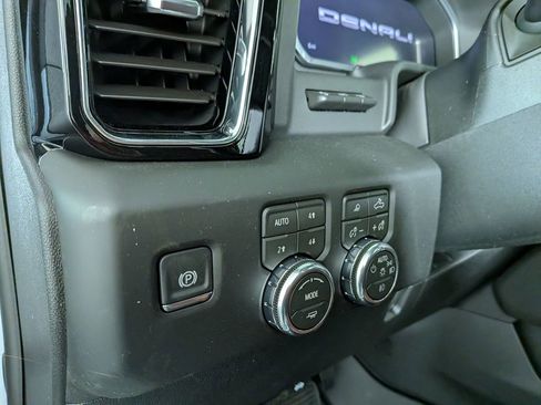 New 2026 GMC Sierra 2500 Denali Ultimate AWD/4WD image 18