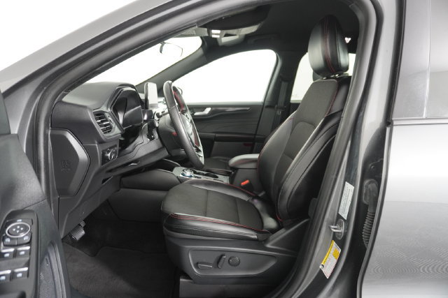 Used 2025 Ford Escape ST-Line FWD image 19
