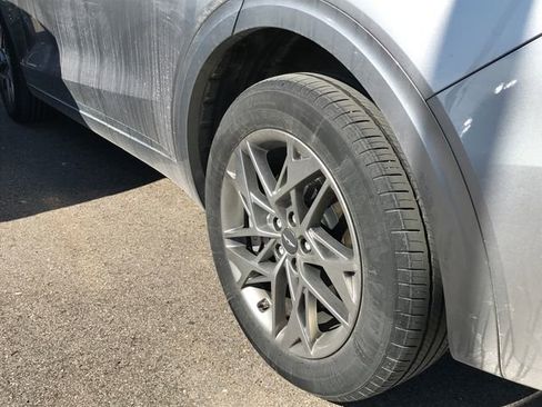 Used 2025 Genesis GV70 2.5T image 11