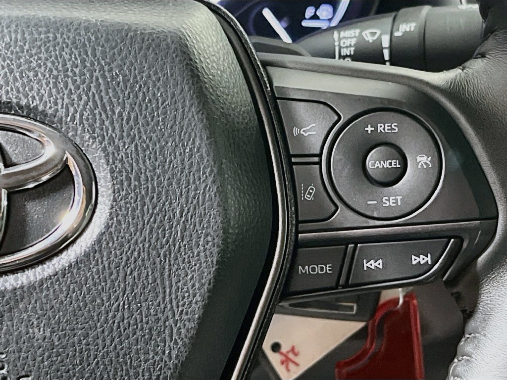 Used 2024 Toyota Camry SE FWD image 17