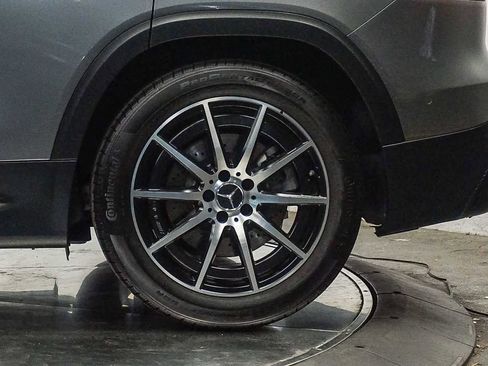 Used 2025 Mercedes-Benz GLB 35 AMG 4MATIC image 10