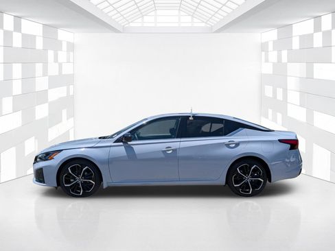 Certified 2024 Nissan Altima 2.5 SR FWD image 4