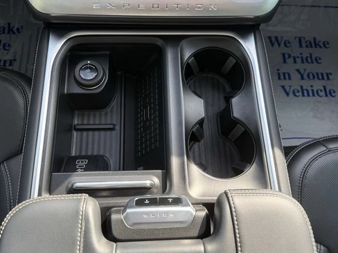 Used 2025 Ford Expedition Max Platinum AWD/4WD image 20