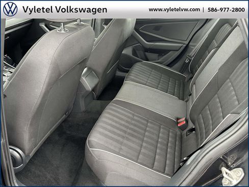 Used 2022 Volkswagen Jetta Sport image 10