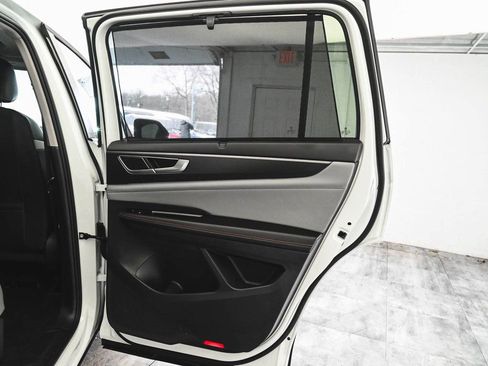 Used 2025 Volkswagen Atlas Peak Edition SE image 14