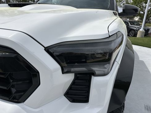 Certified 2025 Toyota Tacoma TRD Pro AWD/4WD image 6