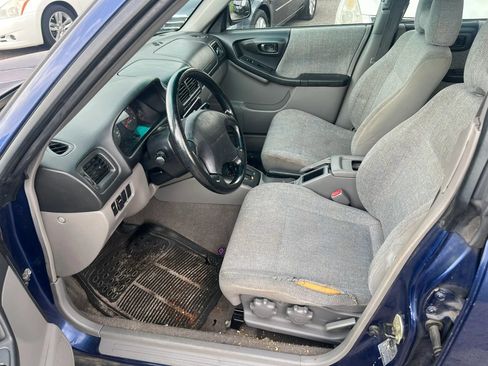 Used 2001 Subaru Forester L AWD/4WD image 6