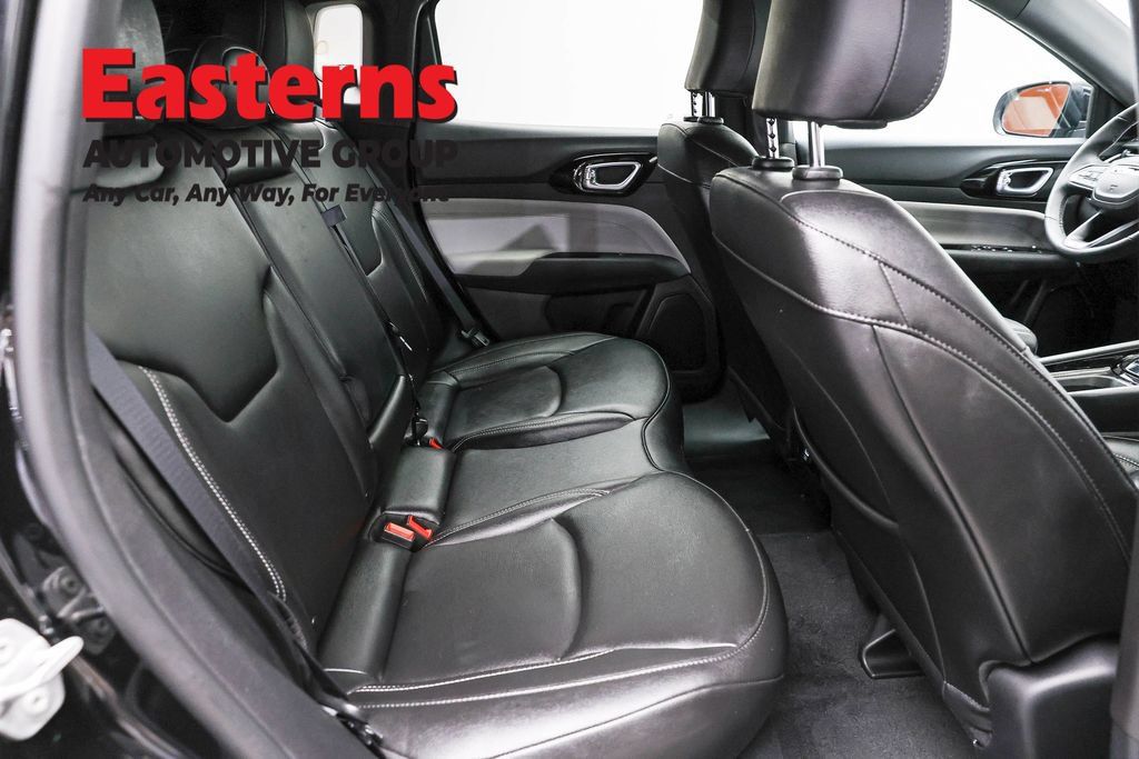 Used 2025 Jeep Compass Limited AWD/4WD image 23