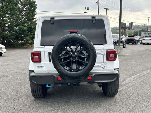 Used 2023 Jeep Wrangler Unlimited Sahara w/ Cold Weather Group AWD/4WD image 4