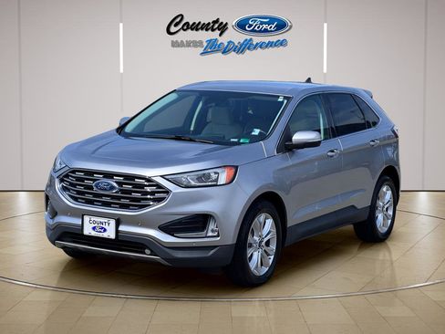 Used 2022 Ford Edge Titanium AWD/4WD image 2