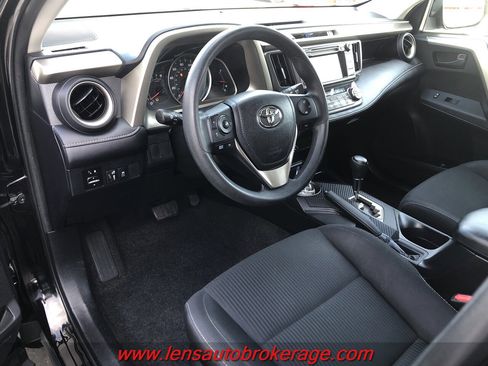 Used 2013 Toyota RAV4 XLE image 3