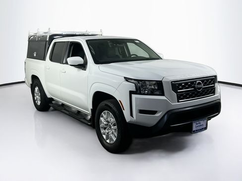 Used 2023 Nissan Frontier SV w/ Technology Package AWD/4WD image 3