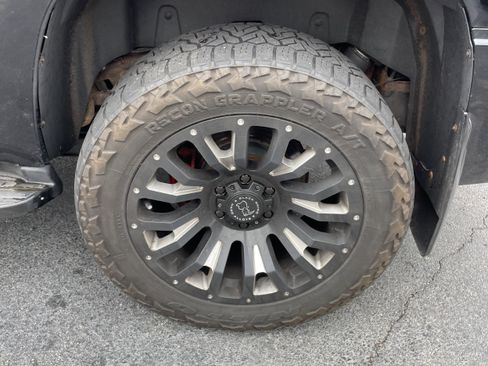 Used 2013 Chevrolet Tahoe LTZ AWD/4WD image 19