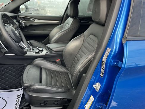 Used 2018 Alfa Romeo Stelvio Ti Sport image 14