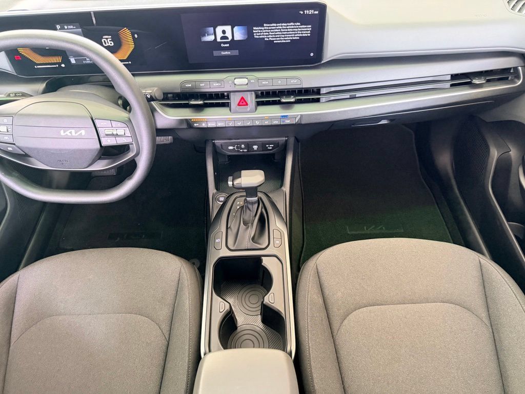 Used 2025 Kia K4 FWD image 16