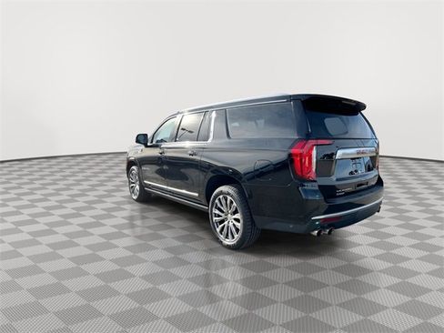 Used 2021 GMC Yukon XL Denali w/ Denali Premium Package image 6