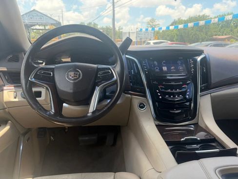 Used 2015 Cadillac Escalade ESV Luxury RWD image 15
