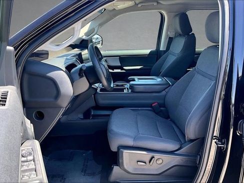 Used 2025 Ford Expedition Active RWD image 22
