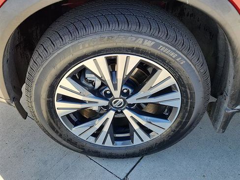 Used 2021 Nissan Rogue SV image 6